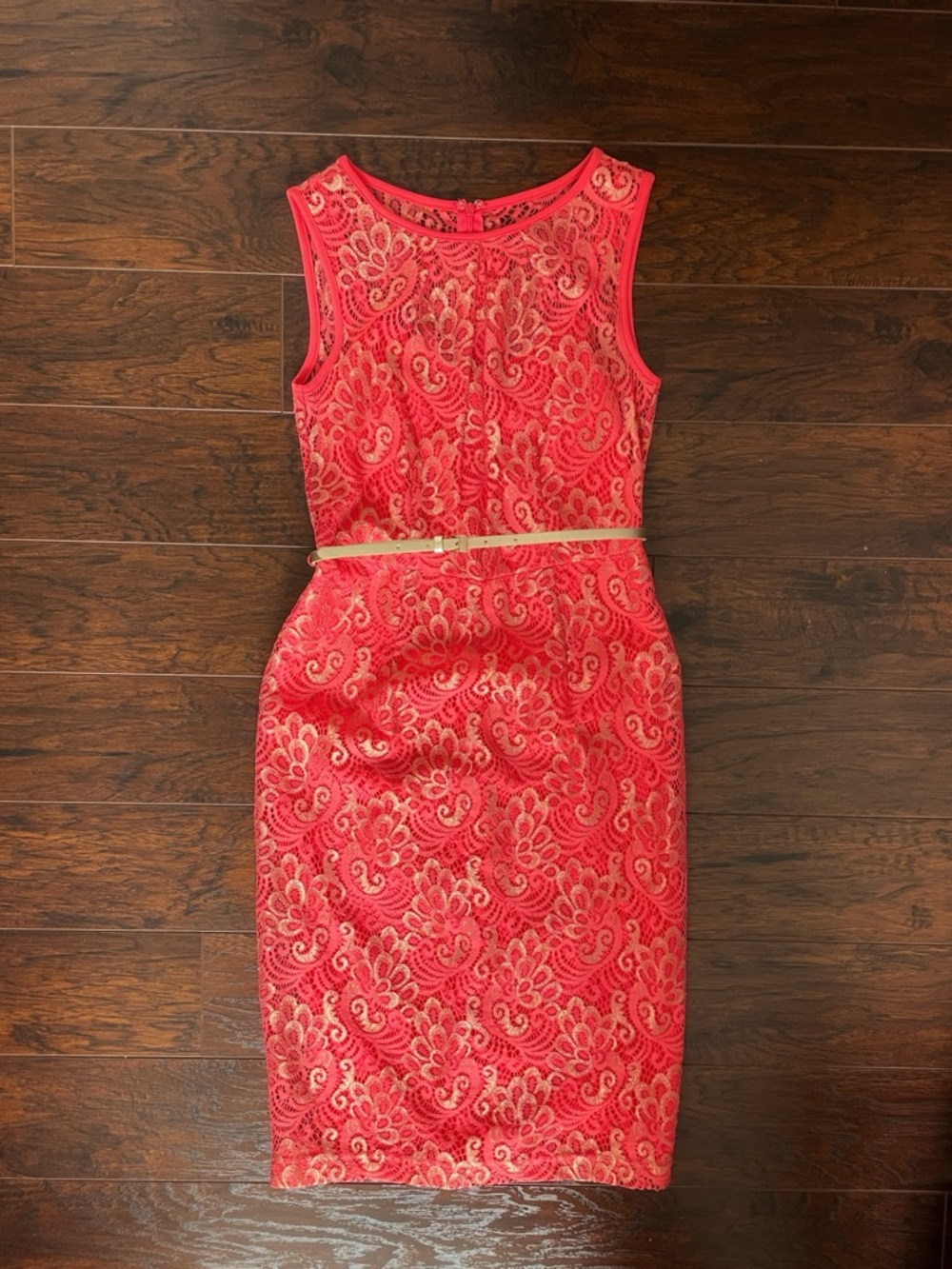 (NWOT) Ellen Tracy Red Metallic Lace with Gold Belt, Lined - Size 2P